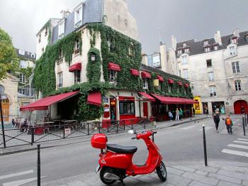 Marais_Rue_des_rosiers-2.jpg