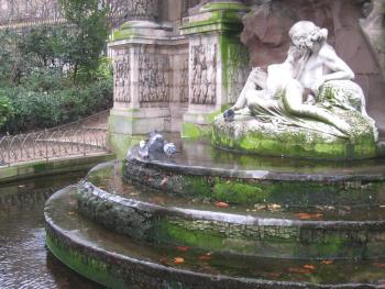 Jardin_du_Luxembourg_-_Medici_Fountain.jpg