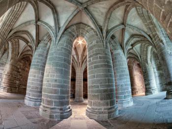 Mont-Saint-Michel-Cloitre.jpg