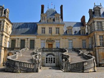 Chateau-de-Fontainebleau.jpg