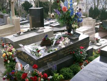 Cimetiere-du-pere-Lachaise-Tombeau_d'Edith_Piaf.jpg