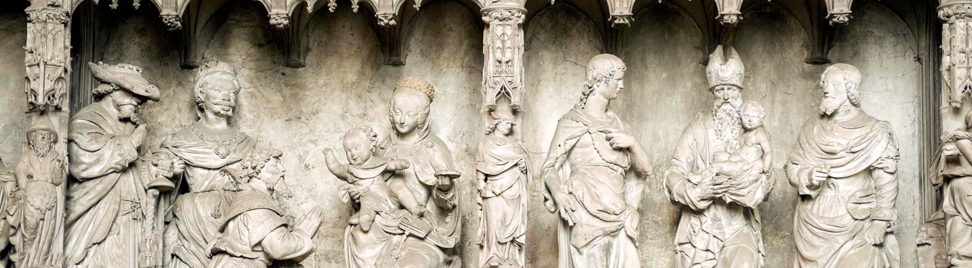 Bas relief gothique